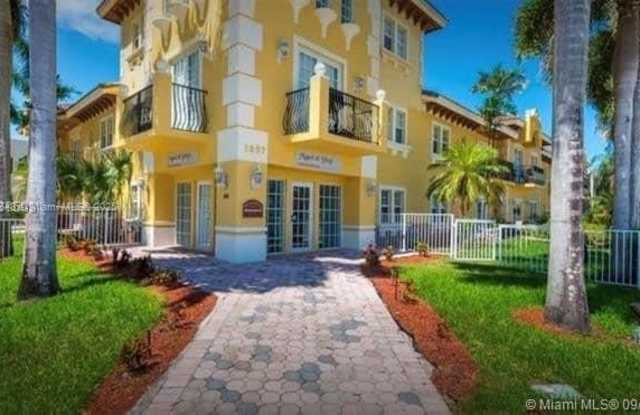 1657 Tyler St photos photos