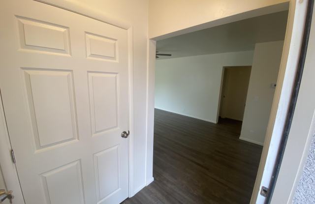3325 E Blacklidge Drive Gallery 4