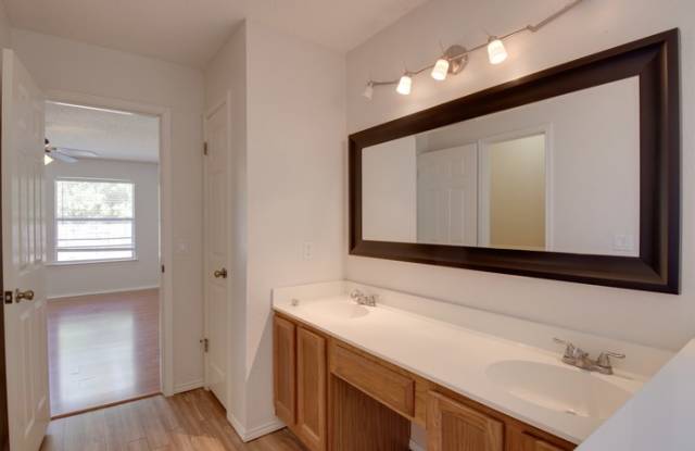 1229 Blackthorn Drive Gallery 3