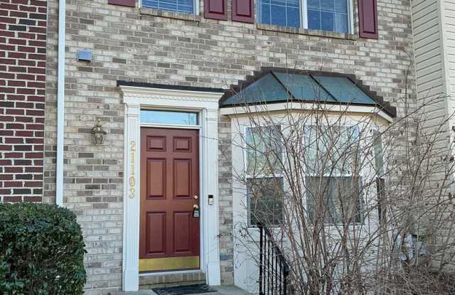 Very well maintained 3BR 2.5BA 3 level townhome located in the Milestone Community of Germantown photos photos