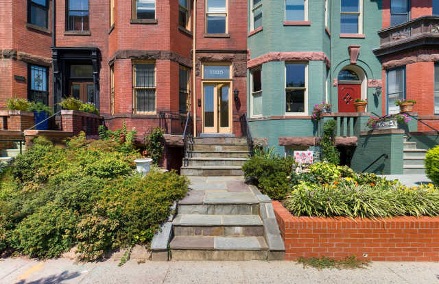 2 Bedroom 2 Bathroom Minutes from the Dupont Metro// Kalorama/Dupont Circle// 1 Parking Spot Included photos photos