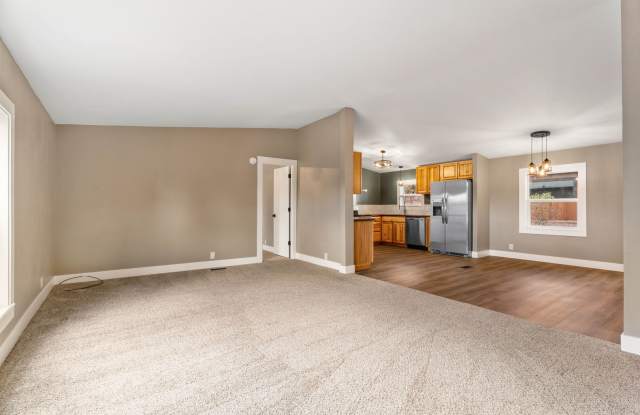 Available Now: Fully Renovated Turnkey Home in Crooked River Ranch! Gallery 4
