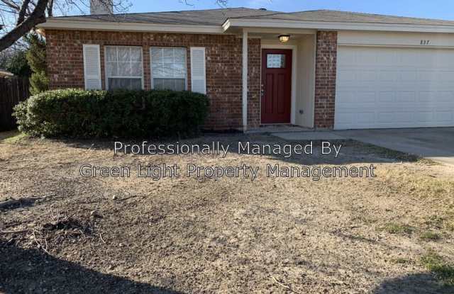 837 Mccully St - 837 Mccully Street, White Settlement, TX 76108