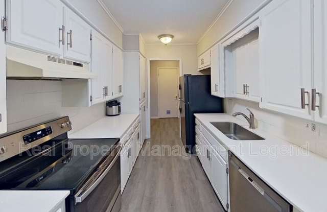 821 W Woodard St photos photos
