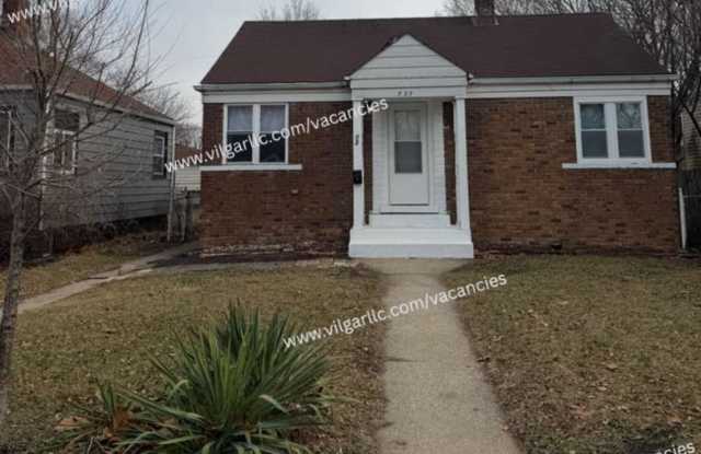 Spacious 2 Bedrooms • 1 Bathroom Home. Comfortable, well-maintained living with classic charm and modern updates. photos photos