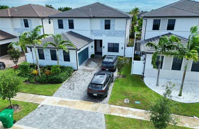 17394 SW 46th St photos photos