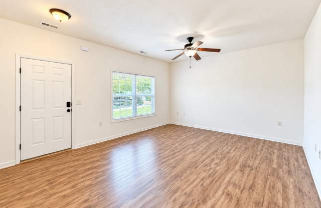 3 Bedroom, 2.5 Bath Two Level Townhouse Gallery 4