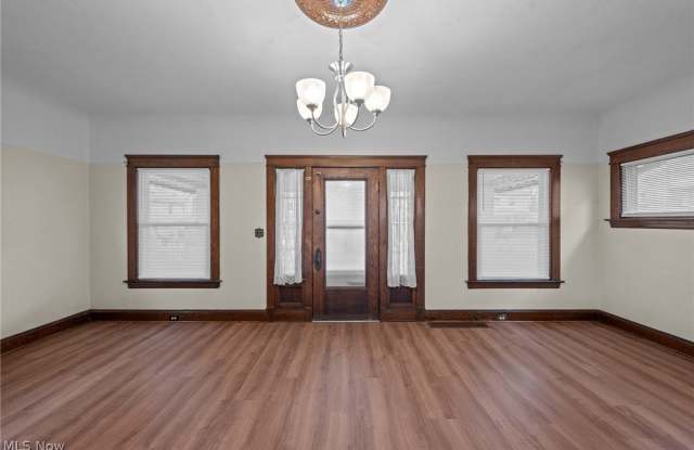 2052 W 89th Street Gallery 4