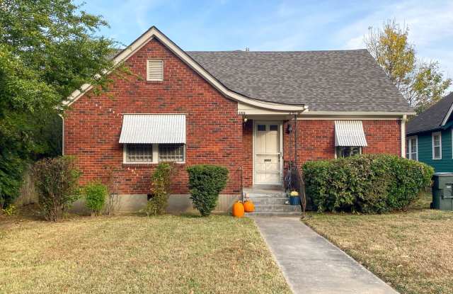 1 bedroom, living dining den near Central and Highland photos photos