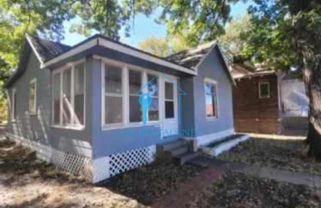 $850 - 2 bed 1 bath - Single Family Home Gallery 4