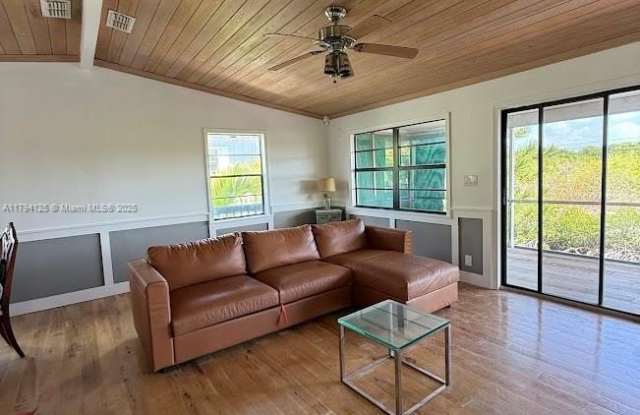 143 Valois Blvd photos photos