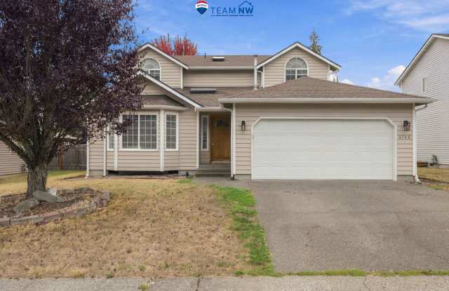 Spacious 4-Bedroom Home with Huge Kitchen & No Carpet! Easy I-5 access - North Thurston School District Gallery 1