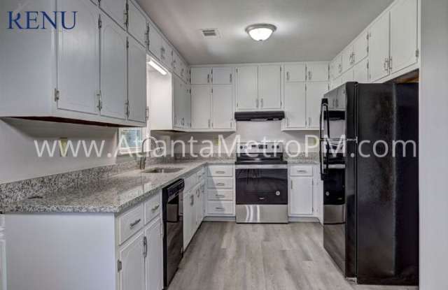750 Shoreline Trail Southeast Gallery 2