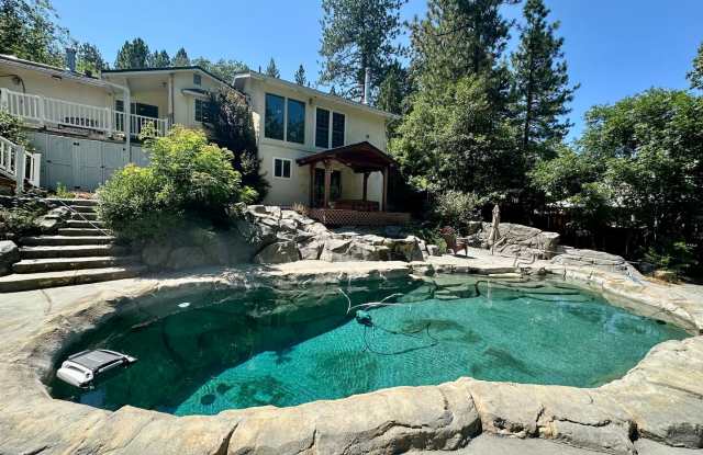 Stunning 4 Bedroom 3 Bathroom House with a Pool in Alta Sierra photos photos