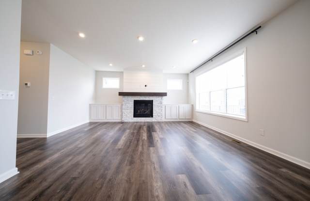 3849 Thrush St. Gallery 2
