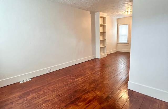 Beautifully Updated Home in Lancaster City! Gallery 3