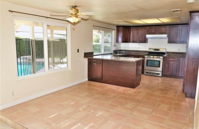 1440 Post Road Gallery 3