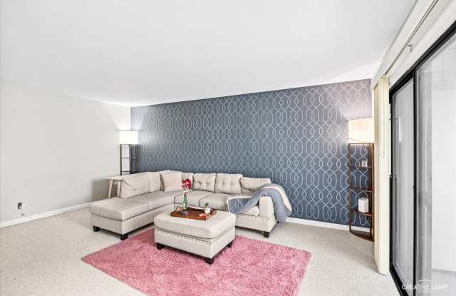 2220 COUNTRY CLUB Drive Gallery 3