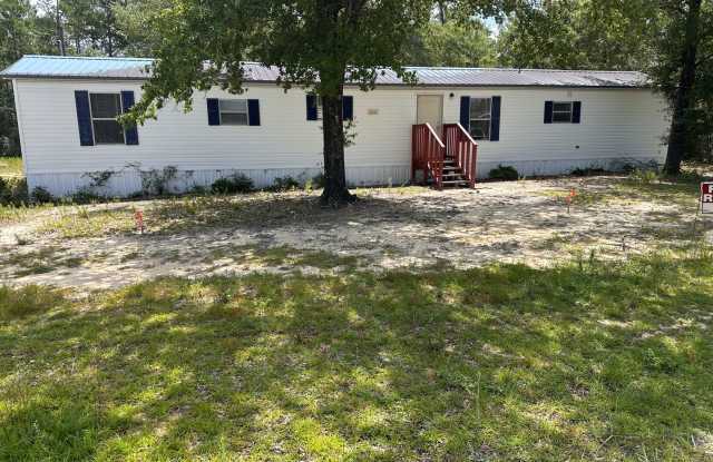 Spacious 2-Bedroom/ 2-Bath Mobile Home - Great Location in Crestview with W/D Connections photos photos