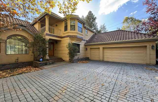 1295 Whispering Oaks Pl photos photos