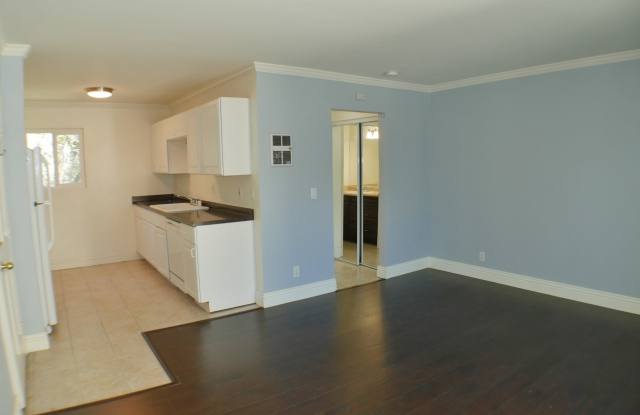 OPEN HOUSE, SAT., OCT. 17th at 10 am - Mission Hills Must See!  2nd Floor Studio w/assigned parking and on-site laundry. Gallery 1