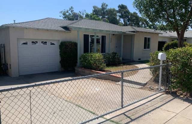 PRICE LOWERED! Beautiful 3-bedroom Home In El Cajon! Gallery 1
