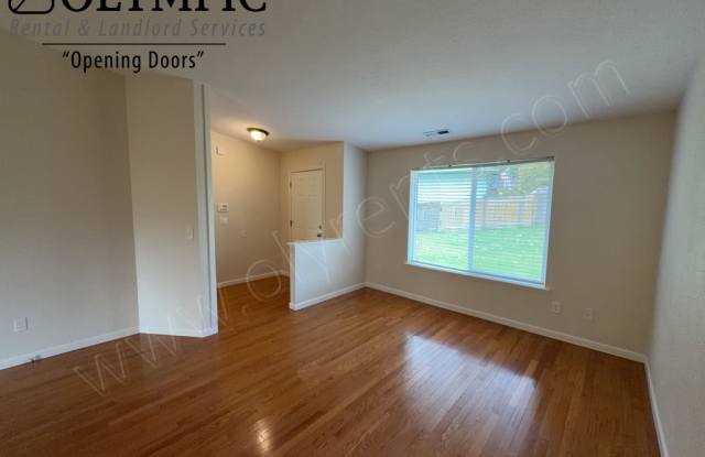 702 Century Ct NE Gallery 4