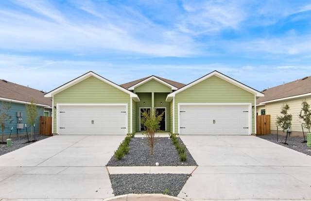 3bd/2.5ba Townhouse is Seguin photos photos