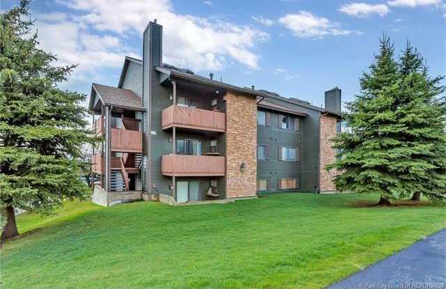 6871 W 2200 photos photos