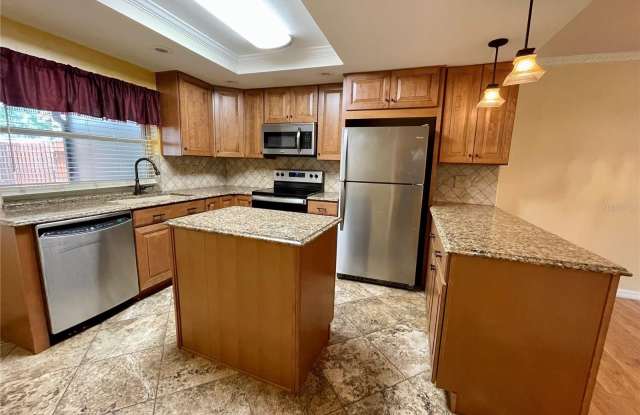 14803 LAKE FOREST Drive Gallery 2
