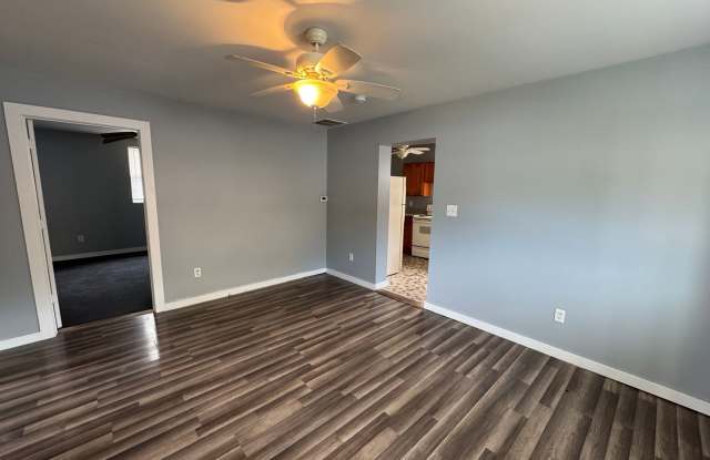 Butler-Tarkington 2 Bed 1 Bath with Central Air Gallery 4