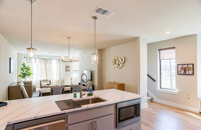 13309 Morris Rd unit 11, Austin, Texas 78729 Gallery 3