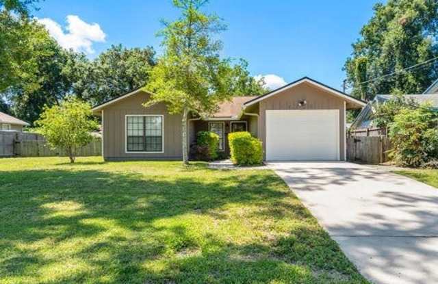 4704 PINEWOOD Road - 4704 Pinewood Road, Jacksonville, FL 32210