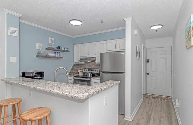 Charming 2BR Condo in Little River - 4015 Fairway Drive, Little River, SC 29566