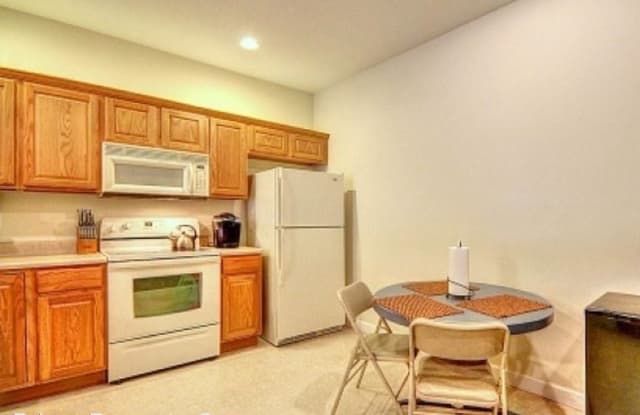 3770 Thornhill - 3770 Thornhill Drive, Champaign, IL 61822