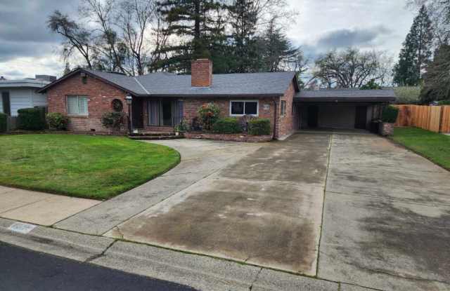 Move In Special $1,000 Off: Central Roseville, Pool, Gardner Single Story Large Yard, 3 bedrooms, 2 baths, 1931sqft Gardner  Pool Service Provided by Owner photos photos