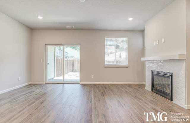 3 Bedroom, 2.5 Bath Townhome In Ridgefield! Gallery 4