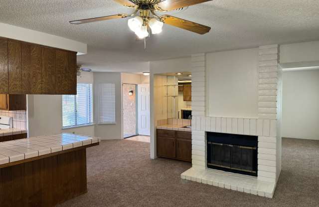 Cute Three Bedroom in South Bakersfield Gallery 3