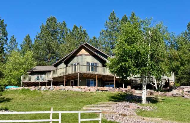 Spacious 4 Bed 3.5 Bath Home in Frenchtown! photos photos