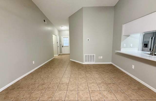 1602 Palm Leaf Dr Gallery 4