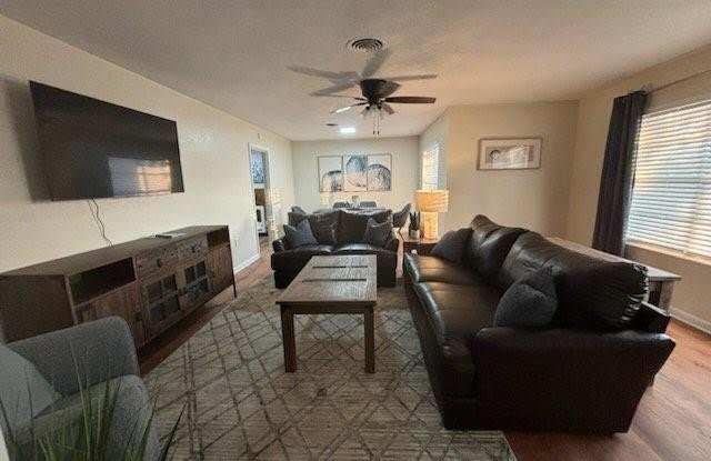 830 N Harbin Drive photos photos