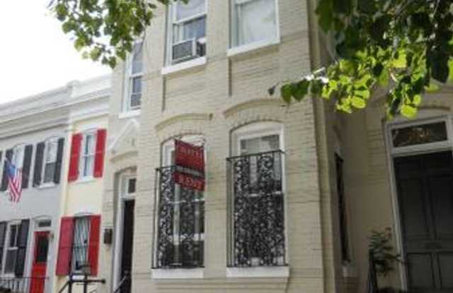 $4500 / 4br - Sunny 4 Bedroom 2 Bath Georgetown Townhouse (3314 Prospect Street, NW Washington, DC) photos photos
