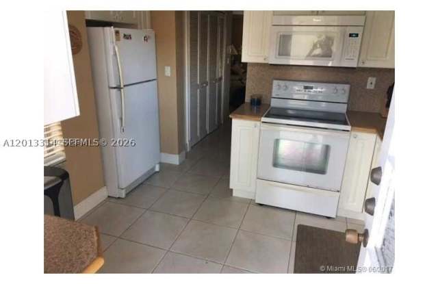 10794 N Kendall Dr Gallery 3