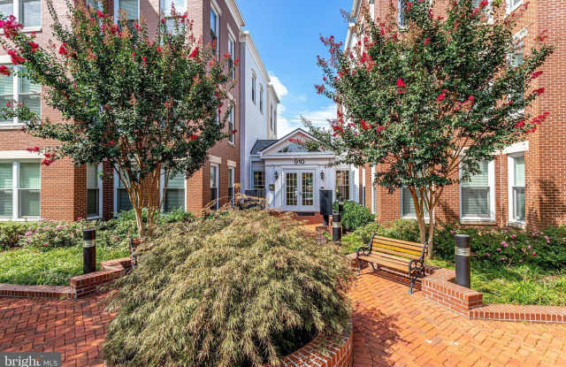 910 POWHATAN Street unit: 205S Gallery 3