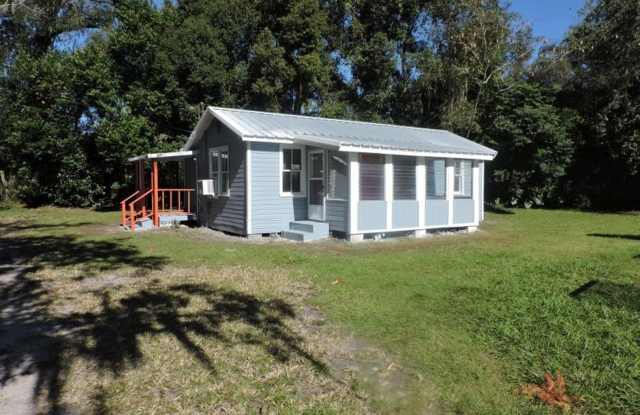 3204 Silver Lake Dr - 3204 Silver Lake Drive, Putnam County, FL 32177