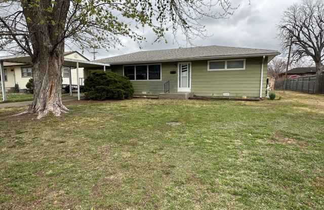 3 Bedroom, 1 Bathroom House with Carport photos photos