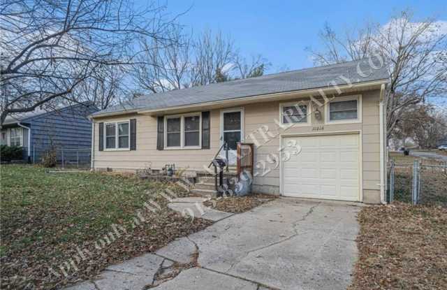 Cute 3 Bed 1 Bath Ranch Home in Raytown - Available NOW!! photos photos