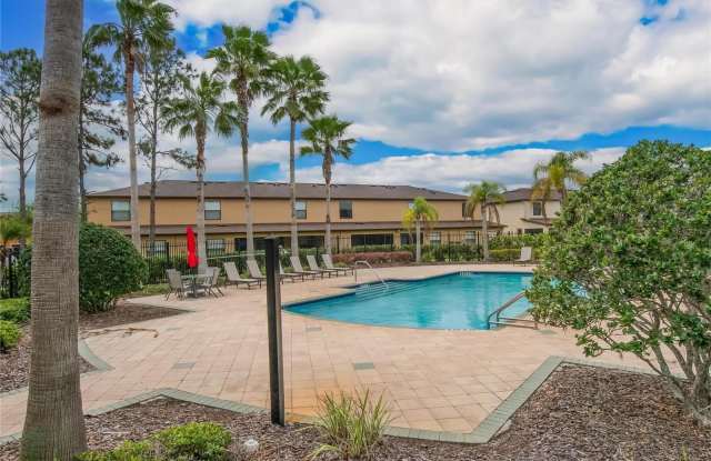 2605 OLEANDER LAKES Drive Gallery 3