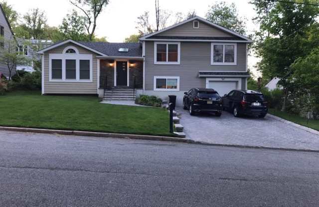 33 Phelps Avenue - 33 Phelps Avenue, Cresskill, NJ 07626