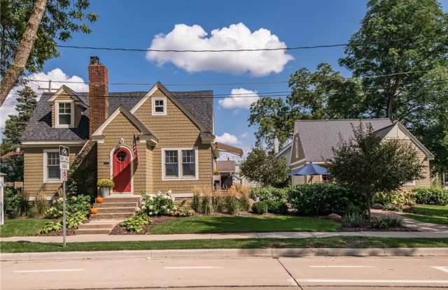 538 4th Ave NW photos photos